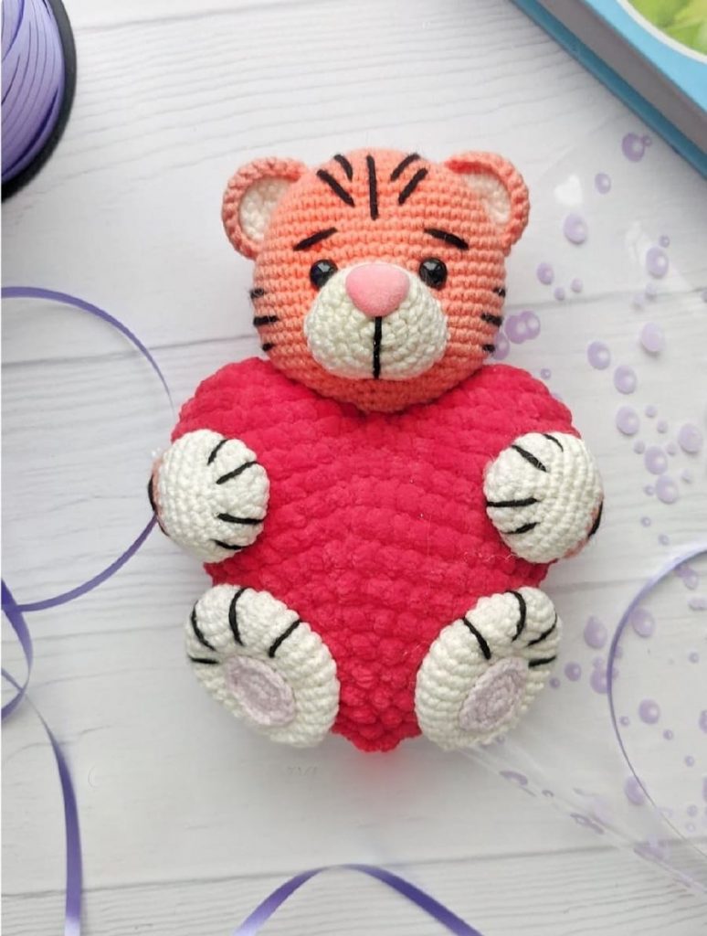 Amigurumi Tiger With A Heart Free Pattern