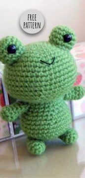 Little Crochet Frog