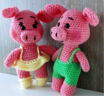 Amigurumi Pigs In Dress Free Pattern