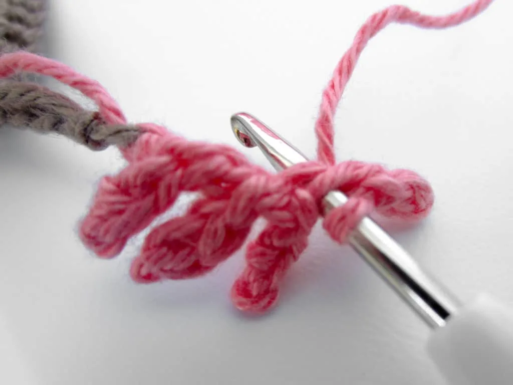Bookmark Mouse Crochet Leg Step 6 1024X768.Jpg 1