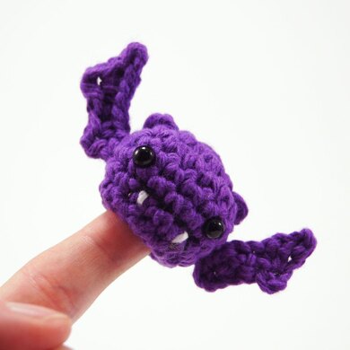 Amigurumi Bat Finger Puppet Free Pattern-3