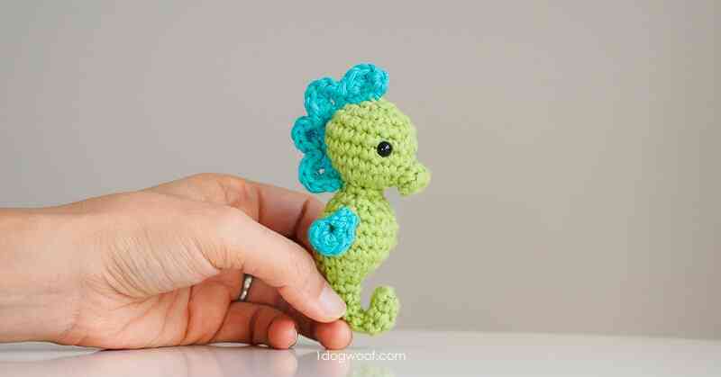 Crochet Seahorse 1