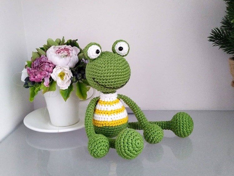 Amigurumi Sweater Frog Free Pattern-2