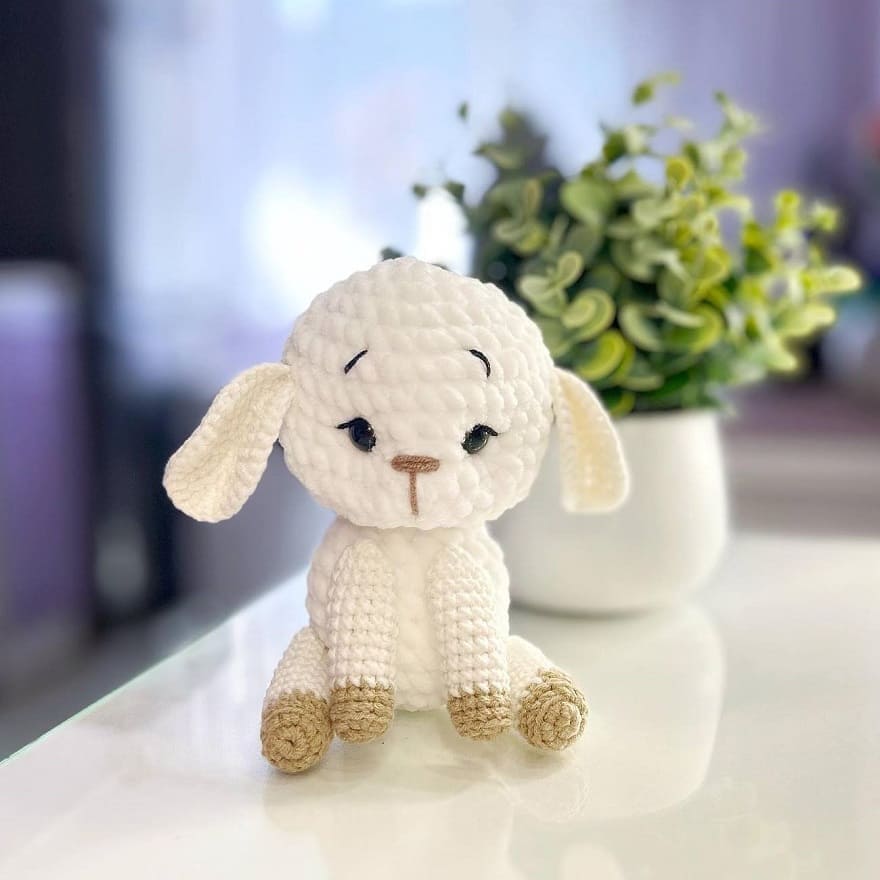 Amigurumi Cute Crochet Lamb Free Pattern-1