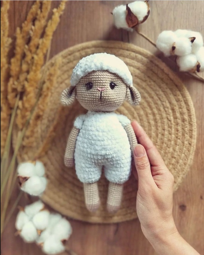 Amigurumi Sweet Sheep Doll Free Pattern-1