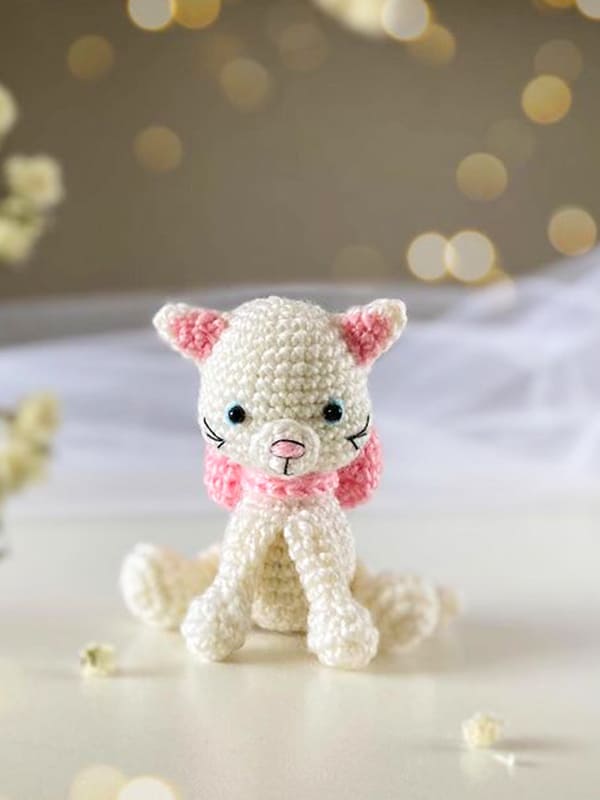 Amigurumi White Cat Free Pattern-1