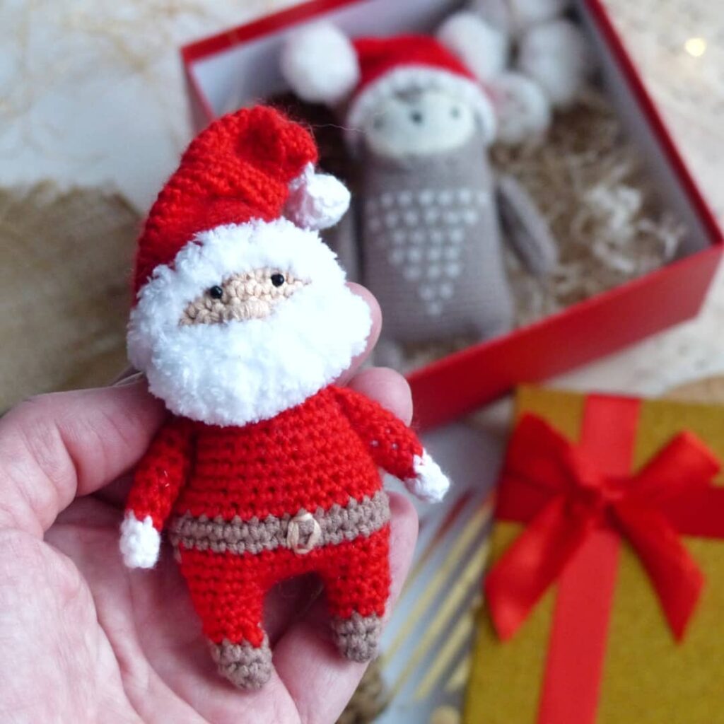  Amigurumi Crochet Santa Claus Free Pattern-1