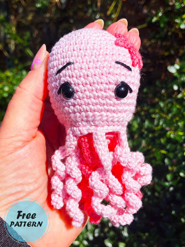 Amigurumi Crochet Jellyfish Keychain Free Pattern-1