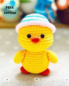 Amigurumi Crochet Little Duck with Hat Free Pattern-1