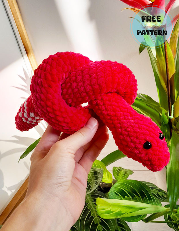 Amigurumi Plush Red Snake for Beginners Free Pattern-1