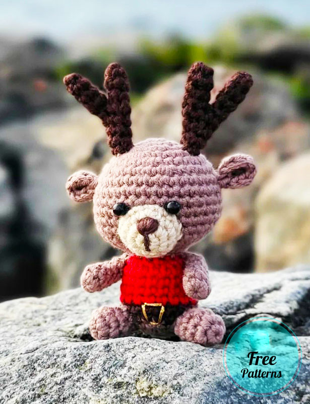 Amigurumi Crochet Christmas Keychain Deer Free Pattern-1
