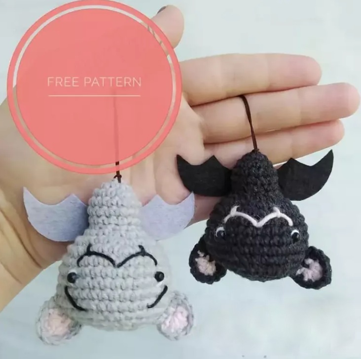 Amigurumi Crochet Halloween Bat Free Pattern-1
