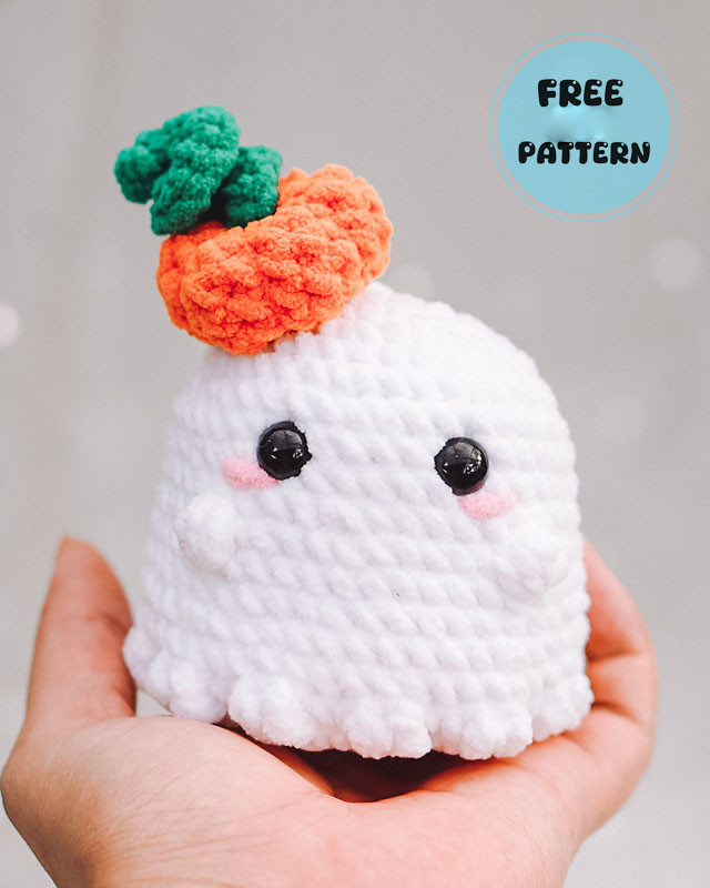 Amigurumi Fear me Ghost with Pumpkin Hat Free Pattern
