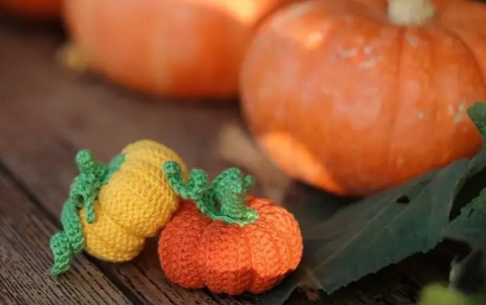 Amigurumi Small Crochet Pumpkin Free Pattern-1