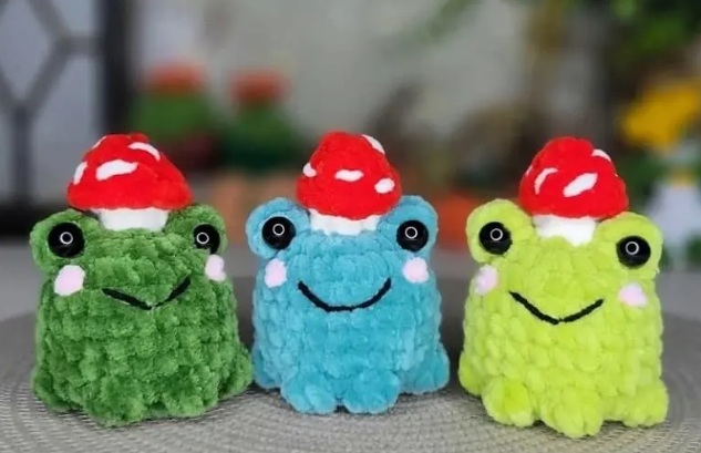 Amigurumi Funny Frog with Mushroom Hat Free Pattern-1