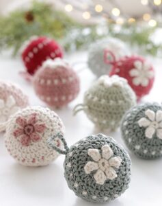 Amigurumi Crochet Christmas Blossoms Ornament Free Pattern-1