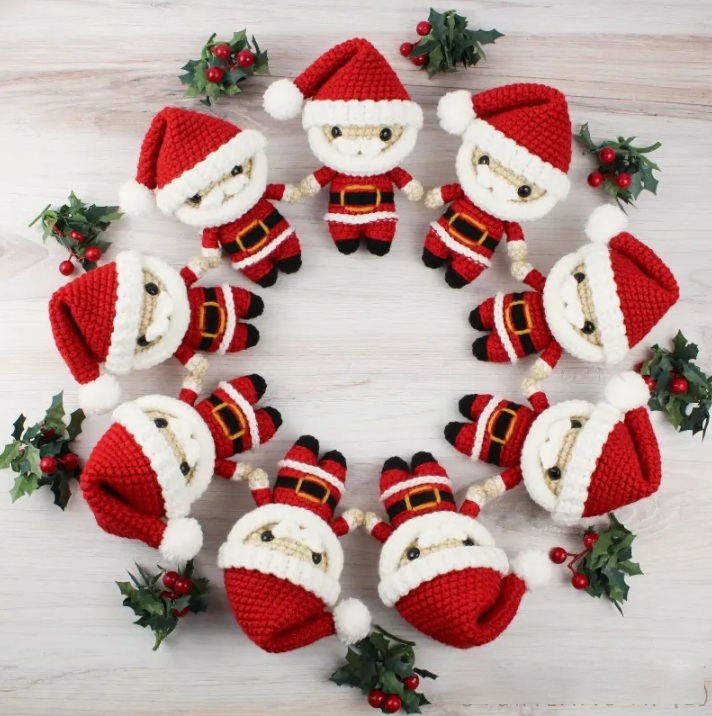 Amigurumi Crochet Mini Santa Claus Free Pattern-1