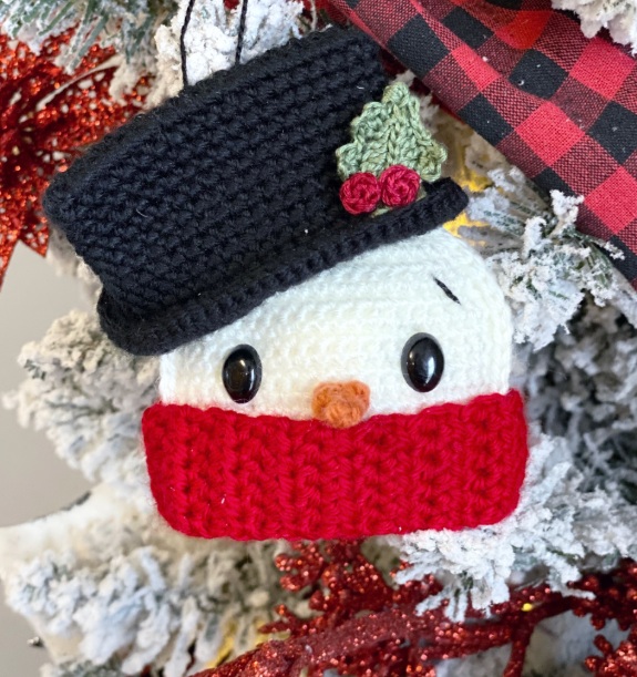 Amigurumi Crochet Snowman Ornament Free Pattern-1