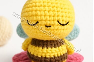 Amigurumi Sleeping Bee Free Pattern - bee-q1p1.jpg