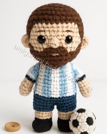 Amigurumi Lionel Messi Free Pattern - lionel-messi-q1p1.jpg