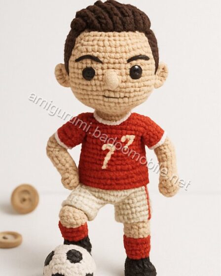 Amigurumi Cristiano Ronaldo Free Pattern - cristiano-ronaldo-q1p1.jpg