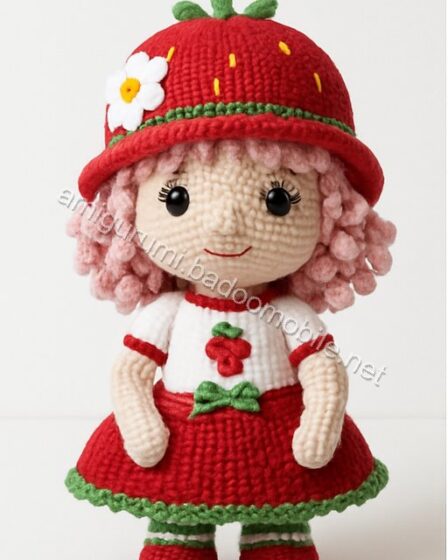 Amigurumi Strawberry Girl Free Pattern - girl-q1p1.jpg
